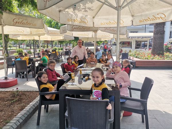 KİTAP OKUMA ETKİNLİĞİNE KATILAN ÖĞ...